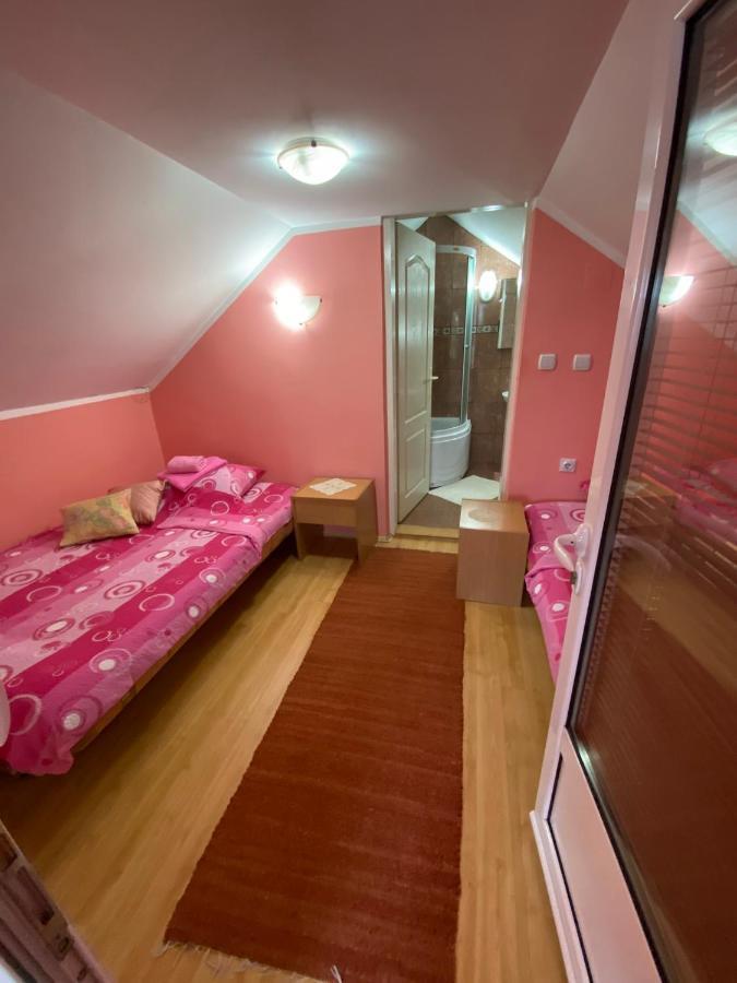 Sud ,,Antal I Olga,, Bed and Breakfast Skorenovac Exterior foto